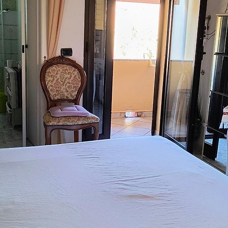 B&B Is Pranus A Mari Casa Privata Solanas  Buitenkant foto