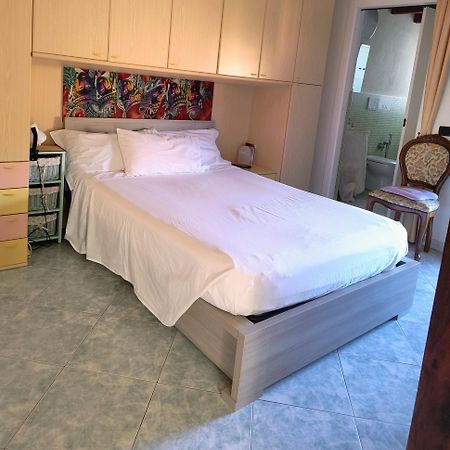 B&B Is Pranus A Mari Casa Privata Solanas  Buitenkant foto