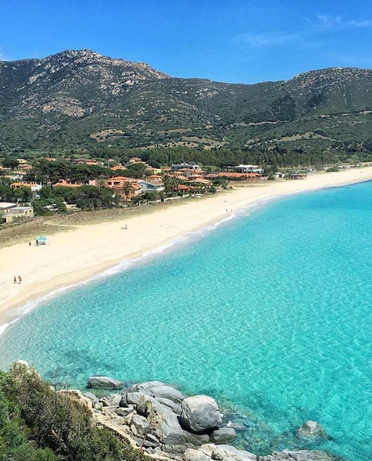B&B Is Pranus A Mari Casa Privata Solanas  Buitenkant foto